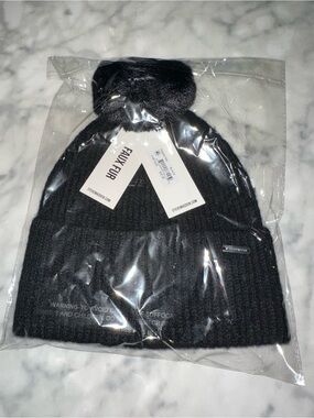 Steve Madden Black Faux Fur Pom Ribbed Beanie